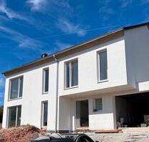 Exklusives Einfamilienhaus mit Kaminofen - Oberthulba