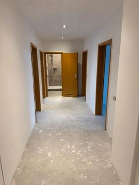 Foto - 3,5 Zimmer Mit 95m2 und Balkon - 980,00&nbsp;EUR Kaltmiete, ca.&nbsp; 95,00&nbsp;m&sup2;