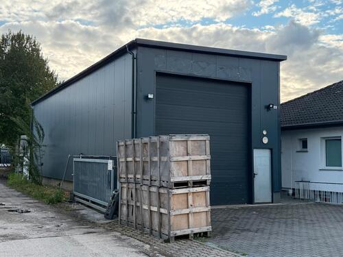 Foto - PKWLKW HALLE WERKSTATTREINIGUNGTÜV mit Grube