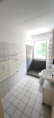 Foto - Top gepflegte 1 12 Zimmerwohnung mit Balkon und Einbauküche