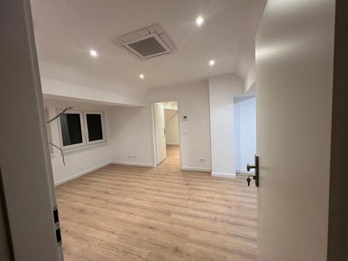 Foto - 2 Zimmer Wohnung ( Dachgeschoß )