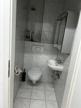 Foto - Dachgeschosswohnung mit 6 Zimmern und Balkon - ab 01.03.2026 frei