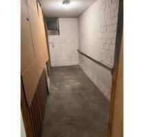 Kellerraum - 50,00&nbsp;EUR Kaltmiete, ca.&nbsp; 6,00&nbsp;m&sup2; in Essen (PLZ: 45131) Stadtbezirk II