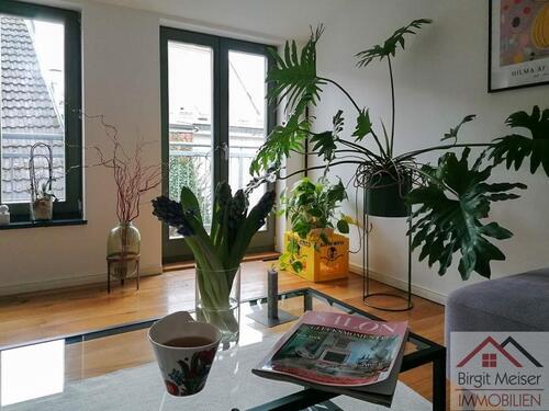 Foto - * Buschstraße * Dachgeschoss * Sanierter Altbau * Zentrum * Balkon * Dusche und Wanne * Eichenparkett *