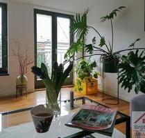 * Buschstraße * Dachgeschoss * Sanierter Altbau * Zentrum * Balkon * Dusche und Wanne * Eichenparkett * - Schwerin