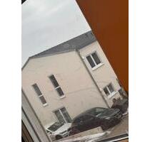 Möblierte Doppelhaushälfte mit Garten, Terrasse und 2 Stellplätze - Großbeeren
