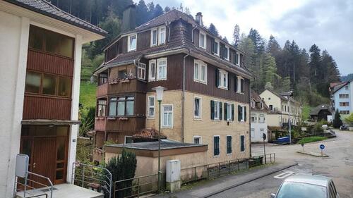 Foto - 8 Zimmer Mehrfamilienhaus, Wohnhaus zum Kaufen in Bad Wildbad