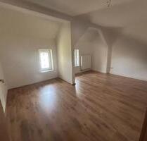 Romantische 3-Zimmer-Dachgeschosswohnung mit Wohlfühl-Atmosphäre! - Weida