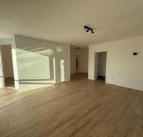 Erstbezug nach hochwertiger Renovierung, helle 2 Zimmer Wohnung - Dieburg