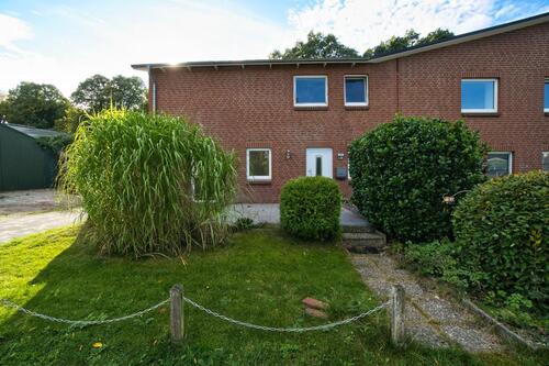 Foto - Weddelbrook Große renovierte 3 Zimmer Maisonette Wohnung mit Terrasse ab sofort