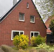 Immobilie mit zwei Parteien (auch als EFH nutzbar) - Neuenhaus