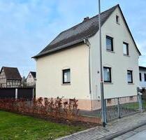 Schönes gepflegtes Einfamilienhaus in toller Lage in Niederbiel - Solms