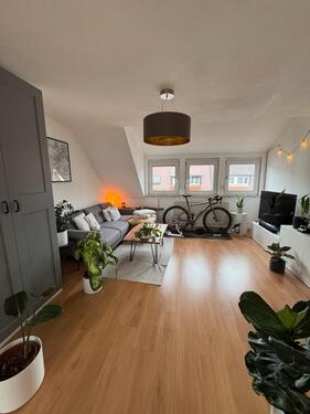 Foto - Lichtdurchflutete 3,5 Zimmer Dachgeschosswohnung