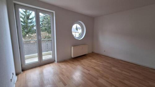 Foto - Kleine Seniorenwohnung mit Balkon und kleiner EBK