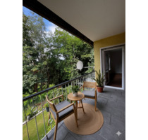 Frisch Renovierte 3-Zimmer Wohnung mit Balkon in Roth, 1. OG