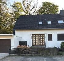 Attraktives Ein- bzw. Zweifamilienhaus in Traumlage Neu-Isenburg