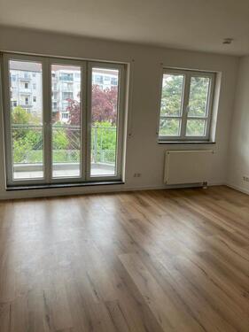 Foto - Frisch renovierte 1-Zimmer-Wohnung mit Balkon & Einbauküche in D