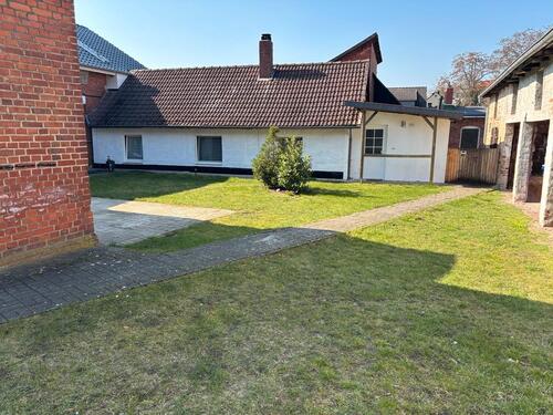Foto - 2,5 Zimmer bzw. Anbauwohnung - 600,00&nbsp;EUR Kaltmiete, ca.&nbsp; 65,00&nbsp;m&sup2;
