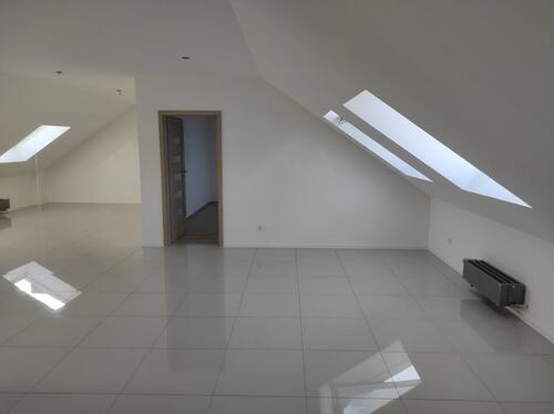 Foto - Lichtdurchflutete Dachgeschosswohnung in Reimsbach 85m2