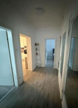 Foto - ab 01.03.: helle 3-Zimmer Wohnung im 1.OG, zentrale Lage