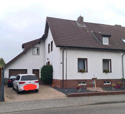 Foto - Haus mit übergroßer Garage, HS-Schafhausen