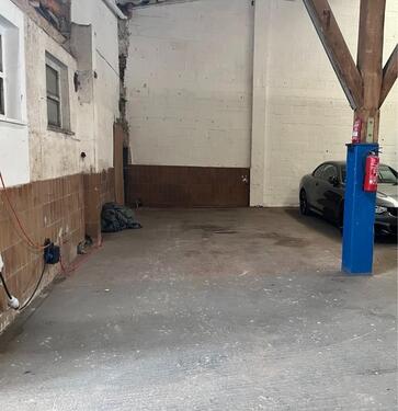 Foto - Biete Stellplatz für WohnmobilPkw in trockener Halle Winterpreis