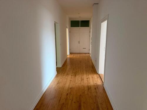Foto - Zentrale Altbauwohnung mit Doppelgarage und Dachterrasse
