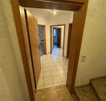 Attraktive Erdgeschosswohnung mit Balkon in zentraler Lage von Ho - Nentershausen