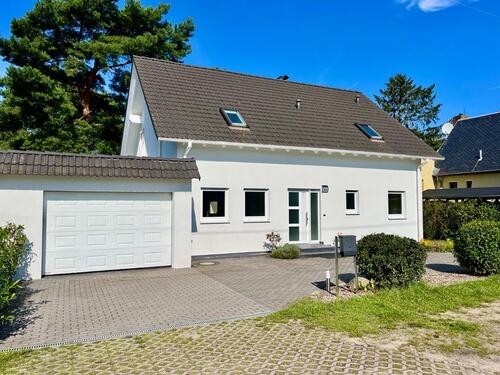 Foto - Haus zur Miete in Mahlsdorf Süd auf großem Grundstück. 4 Zimmer