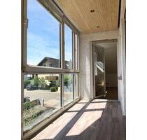 Lichtdurchflutete Wohnung mit Wintergarten & modernem Schnitt - Malsch