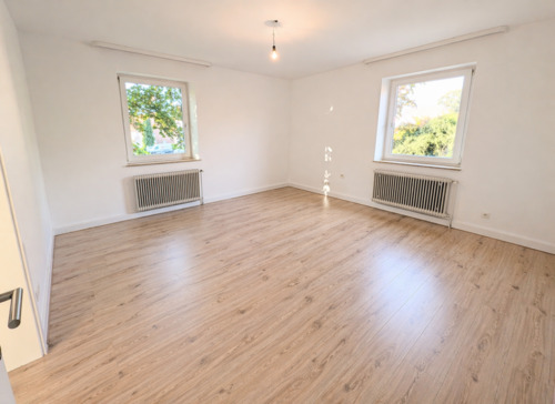 Foto - **Einziehen und wohlfühlen! +neues Tageslichtbad +neuer Laminat +frisch gestrichen**