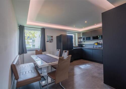 Foto - Kernsanierte 4-Zi.-Wohnung mit TG-Stellplatz