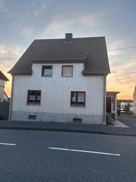 Foto - 8 Zimmer Einfamilienhaus zum Kaufen in Kleinmaischeid