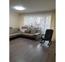 Möblierte 3 ZKB-Wohnung mit Loggia in Königsbrunn - top Anbindung