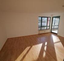Schöne 2-Zimmer-Wohnung mit Vesteblick und sonnigem Balkon - Coburg