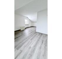 Exklusive 2-Zimmer-Dachgeschosswohnung - Burgthann