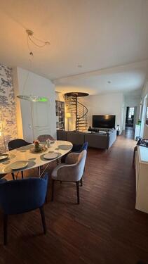 Foto - Sehr ruhige, 6-Zi-Altbau-Wohnung über 2 Etagen in Altbogenhausen im Rückgebäude, große Terrasse!