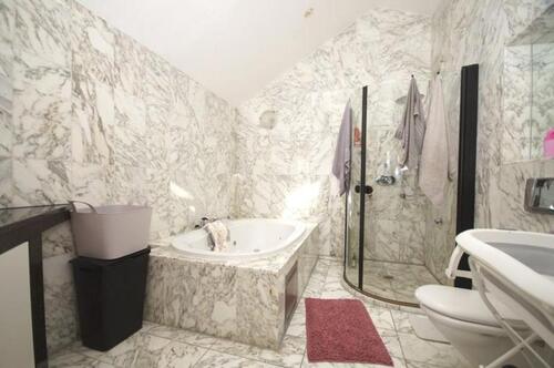 Foto - Helle 2-Zimmer-Wohnung mit 107 m², zwei Balkonen