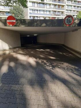 Foto - Tiefgaragenstellplatz in Köln-Weiden – 50 € monatlich