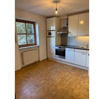 Helle 2 Zimmer Einliegerwohnung mit Terrasse und EBK - Bad Abbach