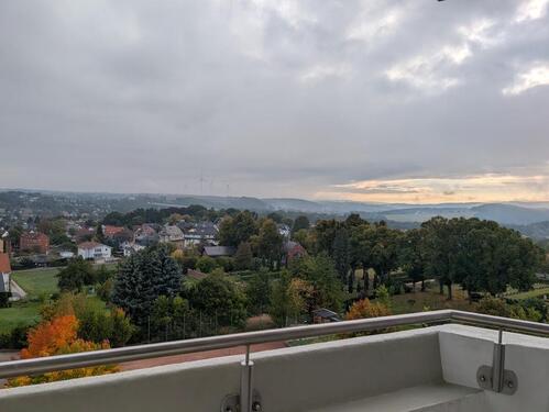 Foto - Top sanierte 3-R-Wohnung mit 2 Balkonen und Weitblick ins Grüne