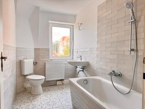 Foto - Liebevoll sanierte 3- oder 4-Raumwohnung mit Balkon!