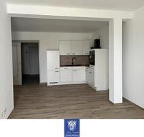Liebevoll und modern sanierte Wohnung im Erstbezug! Balkon, Fußbodenheizung, Lift - Arnsdorf