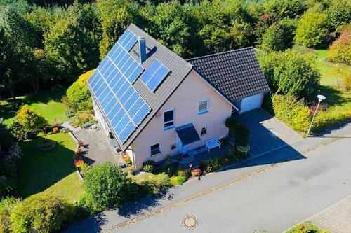 Foto - Großzügiges EFH – energieeffizient, mit Terrassen & Garten