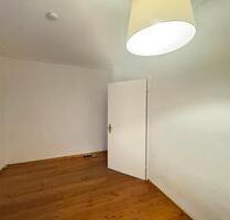 Wg- Zimmer - 300,00&nbsp;EUR Kaltmiete, ca.&nbsp; 10,00&nbsp;m&sup2; in Ludwigsburg (PLZ: 71640) Oßweil