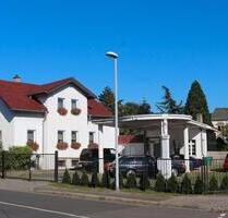 Einfamilienhaus mit Garagen & vielseitig nutzbarer Gewerbeeinheit - Dresden Leuben