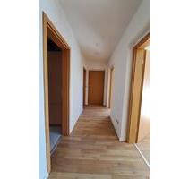 3 Zimmer Wohnung mit Balkon, Bad und Küche mit Fenster in Finow - Eberswalde Brandenburgisches Viertel