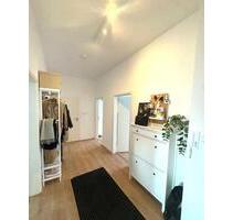 Attraktive 3-Zimmer Dachgeschoss-Wohnung mit Kamin - Frankfurt am Main Oberrad Attraktive 3-Zimmer Dachgeschoss-Wohnung mit Kamin - Frankfurt am Main Oberrad