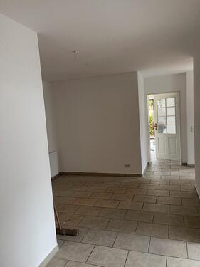Foto - Schöne geräumige frisch renovierte 4 ZKB straßenabgewandte Lage