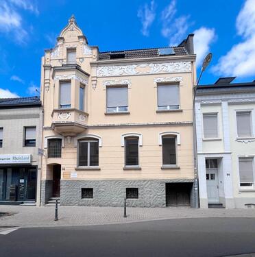Foto - Sanierte Altbauwohnung mit eigener Terrasse in zentraler Lage